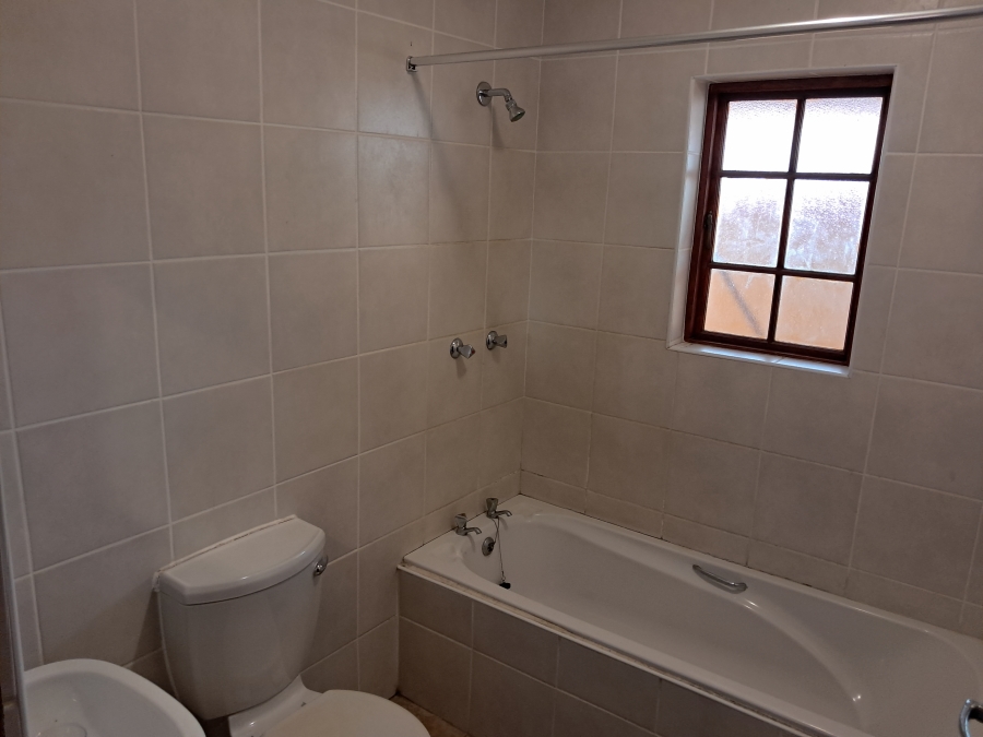 To Let 3 Bedroom Property for Rent in Humansdorp Eastern Cape
